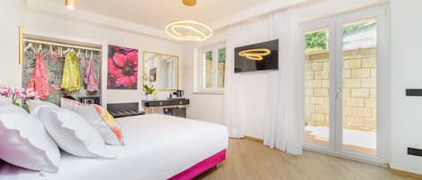 Coffres-forts dans les chambres, fer et planche Ă repasser