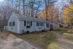 Exterior - Rye's & Shine | Mins to the Beach | Pet Friendly (Rye)