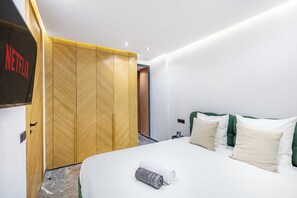 2 bedrooms, iron/ironing board, WiFi - Modern & cosy apartment with designer lounge - Ideal for a relaxing break (Marrakech Gueliz)