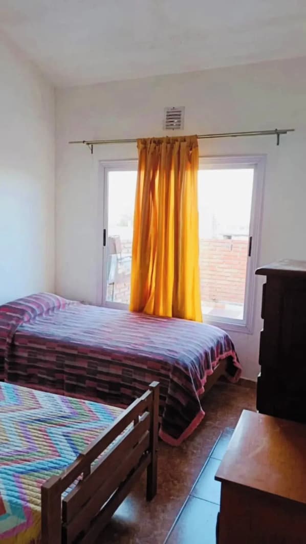 2 dormitorios, Internet, ropa de cama