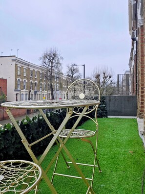 Outdoor dining - Terrace Living near Little Venice & Paddington (London)