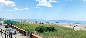 Abellona Inn & Suites