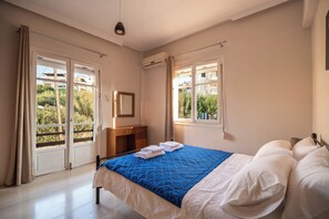 1 bedroom, iron/ironing board, WiFi, bed sheets - SEA GEM APARTMENTS steps from the sand (Chania)