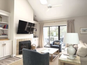 TV, video games, offices - Sea Pines Family Home 3 bed 2 ba w bonus room for 8 (Hilton Head Island)