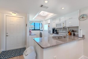 Condo, 1 King Bed (Carlos Pointe #515 - The Pelican Pad) | Private kitchen - Carlos Pointe #515 - The Pelican Pad (Fort Myers Beach)