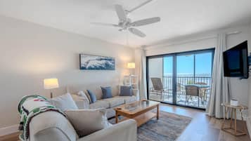 Apartment, 1 King-Bett (Carlos Pointe #515 - The Pelican Pad) | Wohnbereich