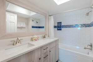Condo, 1 King Bed (Carlos Pointe #515 - The Pelican Pad) | Bathroom - Carlos Pointe #515 - The Pelican Pad (Fort Myers Beach)