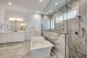 House, Multiple Beds (Blue Paradise) | Bathroom - Blue Paradise (Fort Myers Beach)