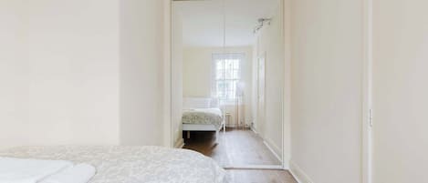 1 habitación, internet y ropa de cama