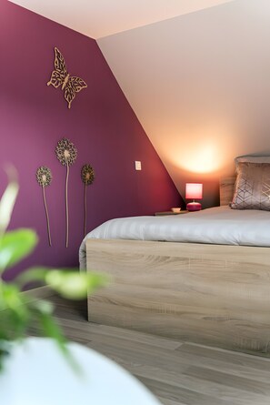 2 habitaciones, tabla de planchar con plancha, wifi y ropa de cama 
