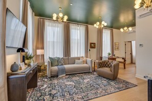 Una Smart TV, libros