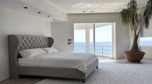 6 bedrooms, iron/ironing board, Internet, bed sheets - Iconic Oceanfront Modern House on Dune Road with Panoramic Atlantic Views (Quogue)