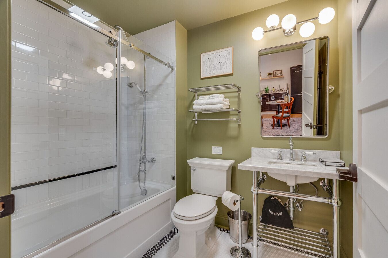 Amenidades de baño ecológicas, secadora de cabello, toallas 