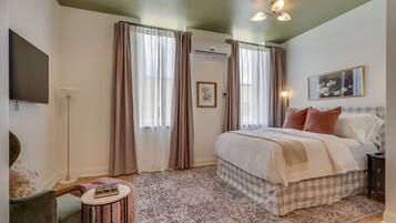 Desk, iron/ironing board, free WiFi, bed sheets