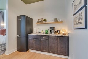 Interior - The Downtown Post The Coleman Suite (Elizabethton)