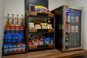 Gift shop - The Downtown Post The Abbigail Suite (Elizabethton)