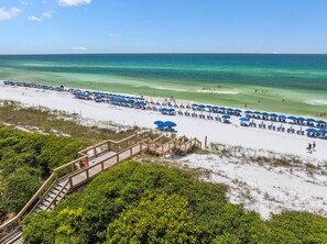 On the beach - Gulffront Condo Steps from Beach Club with Private Pool and 6-Seater LSV (Santa Rosa Beach)