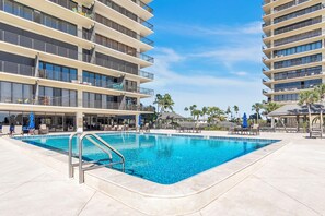 Appartamento, 1 letto queen (Mansions By The Sea 306A - Premier) | Piscina | Una piscina riscaldata