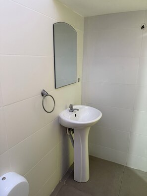 Dusche, Handtücher, Seife, Toilettenpapier