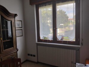 Interior - Cozy apartment in quiet area a few kilometers from Malpensa. (Fornaci)