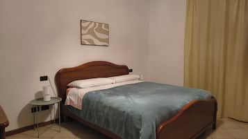 1 Schlafzimmer, Reisekinderbett, kostenloses WLAN, Bettwäsche