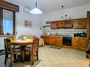 Dining - Cozy apartment in quiet area a few kilometers from Malpensa. (Fornaci)