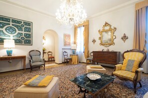 Interior - Ca' Lipoli - Four Bedroom Apartment, Sleeps 6 (Venice)
