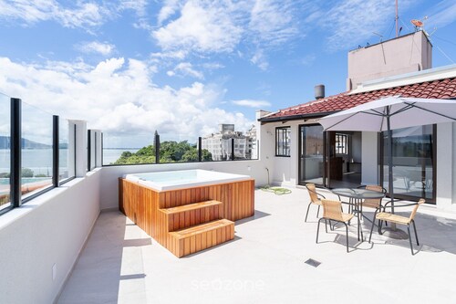 Stay in an Unbeatable Location in Coqueiros, Floripa - Mtts