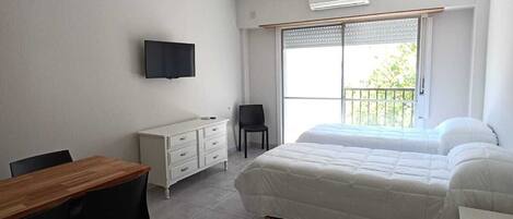 9 habitaciones, internet y ropa de cama