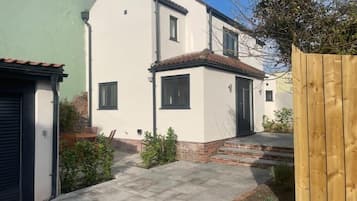 Luxury House, 3 Bedrooms | Exterior