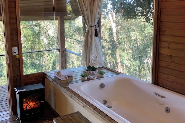 Bañera de hidromasaje privada
