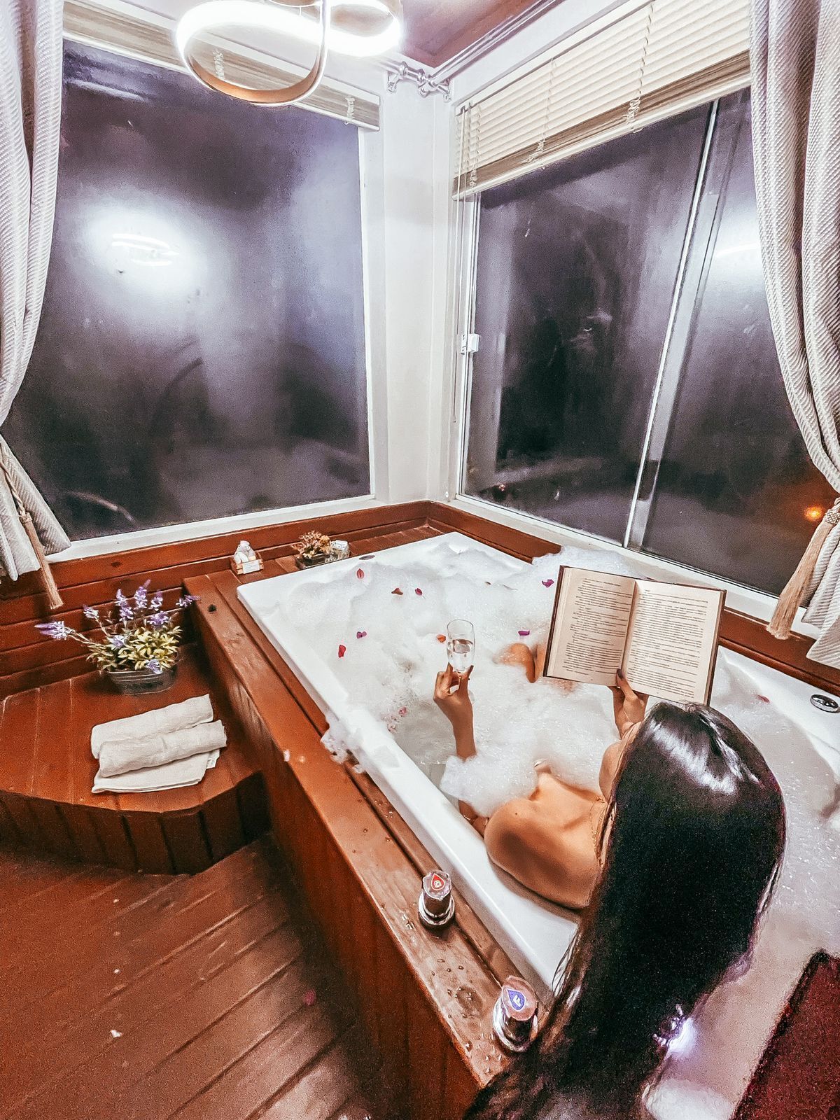 Suite Confort | Tina de hidromasaje privada