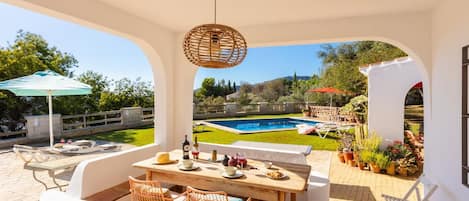 屋外ダイニングエリア