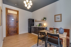 Suite Familiale, 1 chambre, coin cuisine, vue fleuve | Restauration