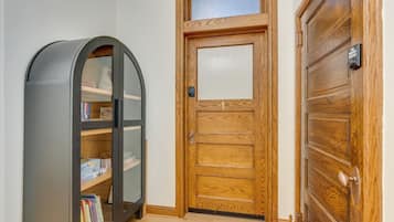 Family Suite, 1 Bedroom, Kitchenette, River View | Interior
