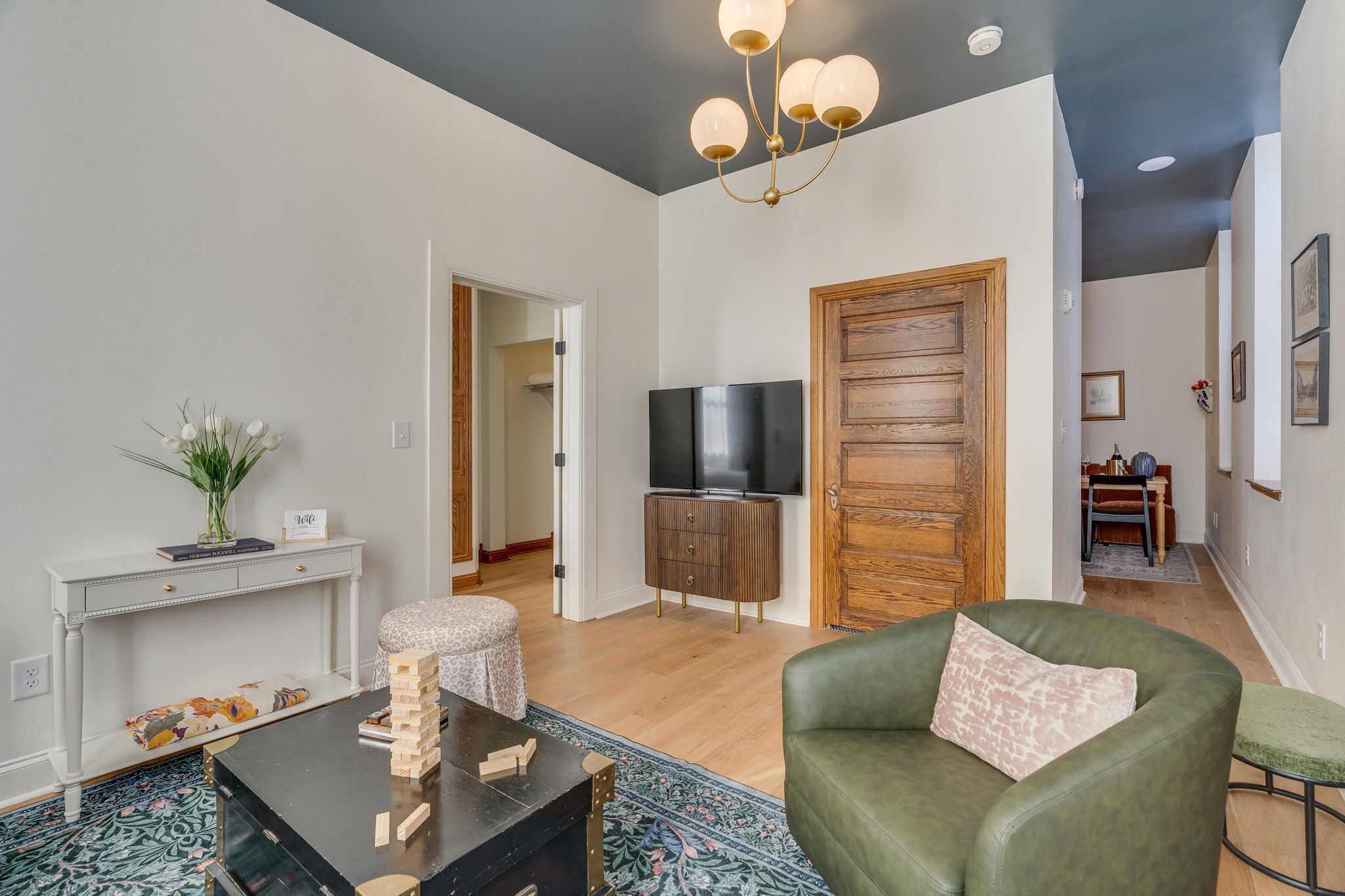 Family Suite, 1 Bedroom, Kitchenette, River View | Living area