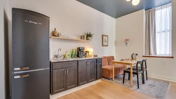 Family Suite, 1 Bedroom, Kitchenette, River View | Interior