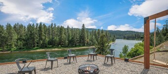 Waterfront home w/River access & Amazing views