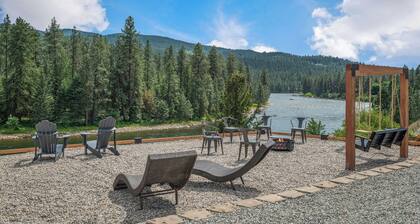 Waterfront home w/River access & Amazing views