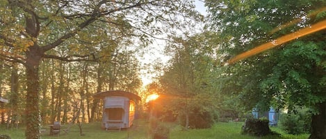 Enceinte de lâhĂ©bergement