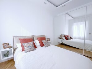 2 chambres, fer et planche à repasser, Wi-Fi gratuit, draps fournis