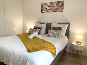 1 habitación, tabla de planchar con plancha, internet y ropa de cama 