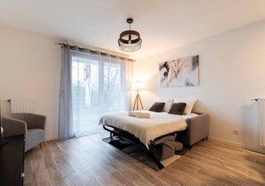 1 habitación, tabla de planchar con plancha, internet y ropa de cama 