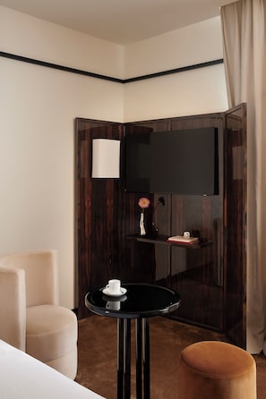 Caja de seguridad en la habitación y cortinas blackout 