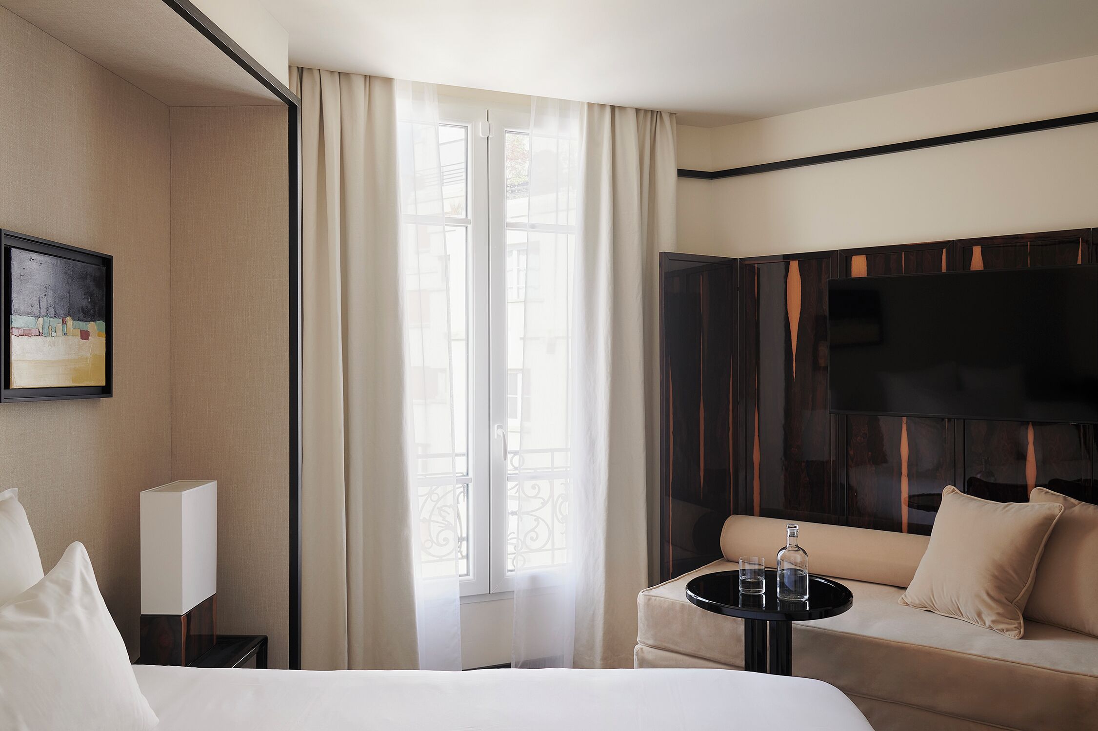 Ropa de cama de alta calidad y minibar 