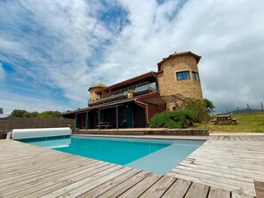 Pool - Séjour, vue sur les Pyrénées (Villarzel-du-Razès)