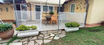 Cozy and quiet two-room apartment with garden a short distance from the sea.