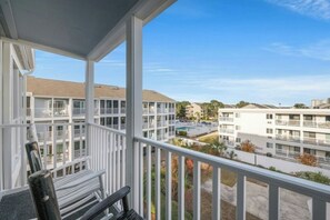 Property grounds - 3BR- Pelican's Landing 327- Short Walk To Beach (Myrtle Beach)