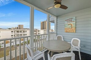 Outdoor dining - 3BR- Pelican's Landing 327- Short Walk To Beach (Myrtle Beach)