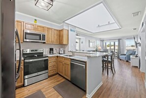 Fridge, microwave, oven, stovetop - 3BR- Pelican's Landing 327- Short Walk To Beach (Myrtle Beach)
